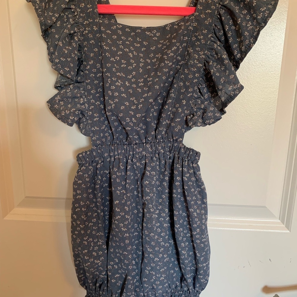 Floral Ruffle Sleeve Romper - Picture 2 of 5